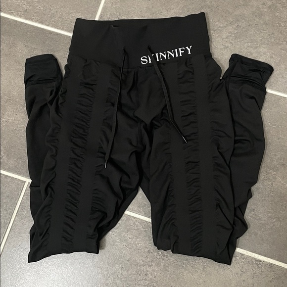 Skinnify Pants - Women's Black Pants